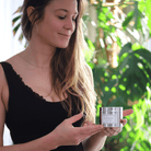 Margaux satisfaite de la bougie artisanale fleur de cerisier en cire naturelle avec mèche en bois crépitante.