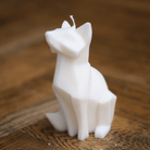 Bougie artisanale renard fabriquée en Alsace. Un design géométrique moderne qui apporte une touche décorative élégante et originale à votre intérieur.