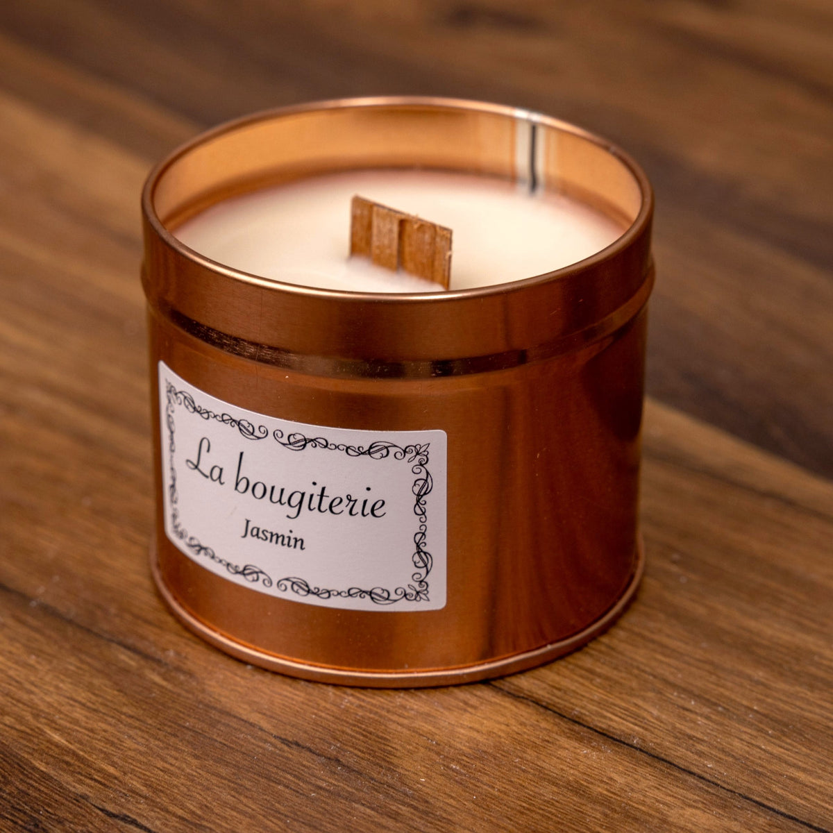 Bougie parfumée Jasmin La Bougiterie en boîte métal cuivrée, mèche en bois