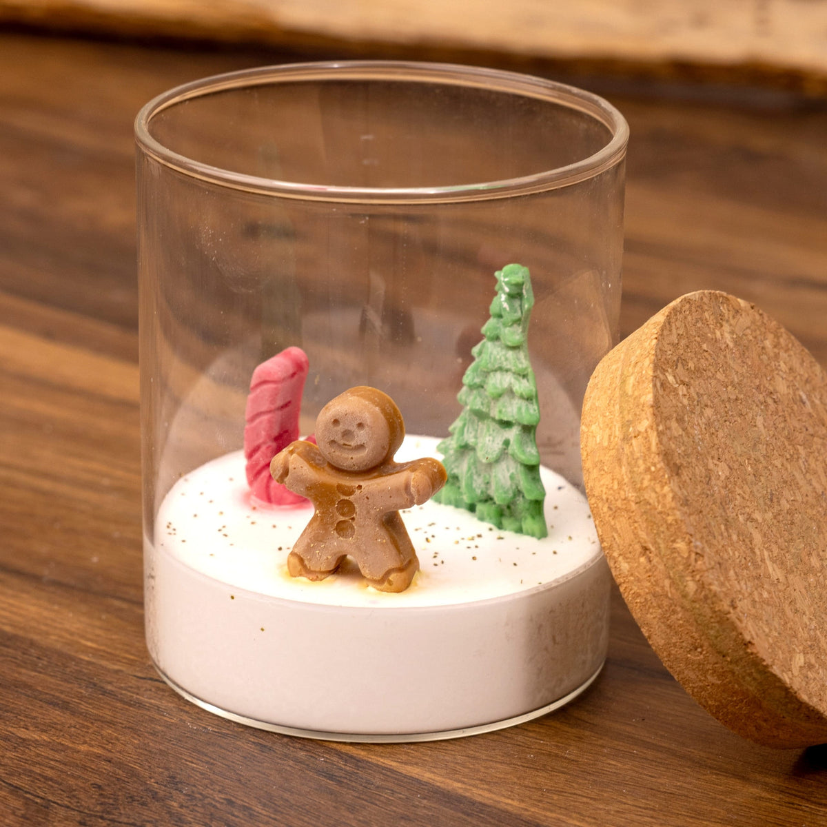 Bougie verrine scène de Noël bonhomme pain d'épices, sucre d'orge et sapin